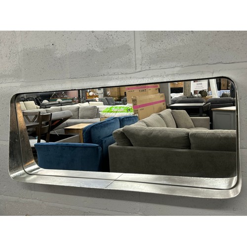 3098 - A silver effect metal mirror