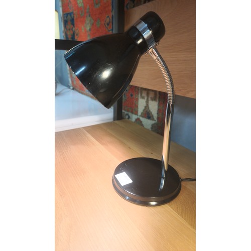 3030B - Black metal flexi desk lamp