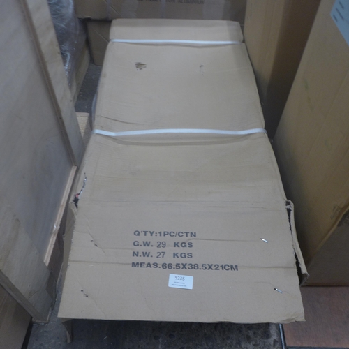 Lot 5235      