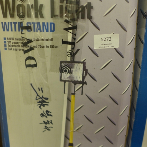 5272 - A boxed sample 32W single compact fluorescent lamp* This lot is subject to VAT