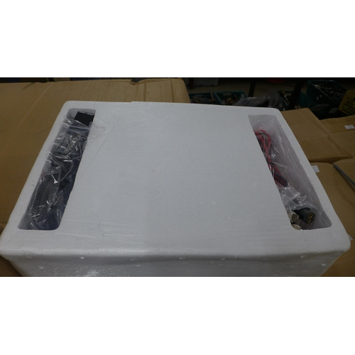 5280 - A boxed sample JH3500 12V 3500lbs capacity boat/trailer electric winch * This lot is subject to VAT