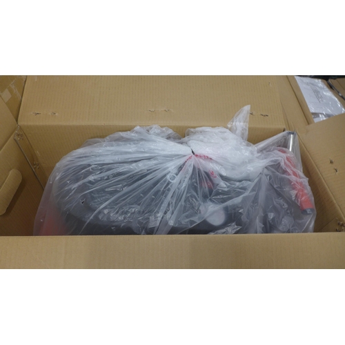 5281 - A boxed sample bandit compressor* This lot is subject to VAT