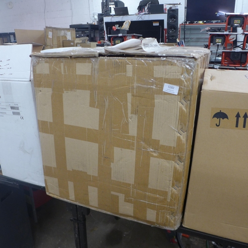 Lot 5282      