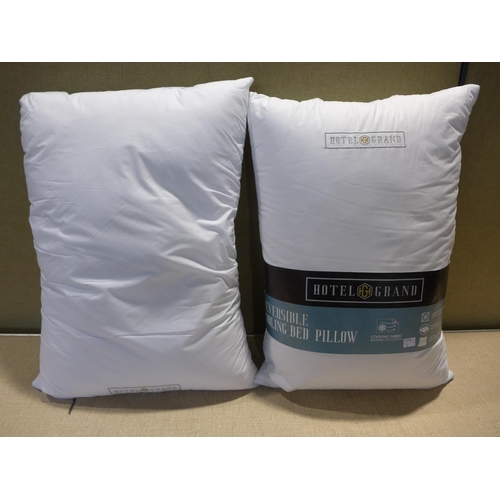 6025 - Two Hotel Grand summer/winter pillows (351-88) *This lot is subject to VAT