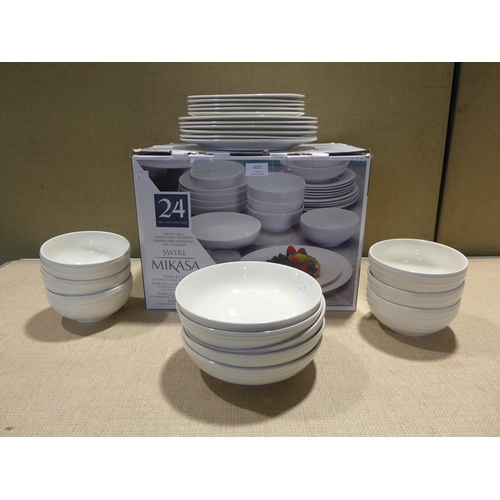 6031 - Mikasa Porcelain 'Swirl' dinnerware (351-82) *This lot is subject to VAT