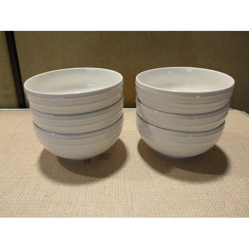 6031 - Mikasa Porcelain 'Swirl' dinnerware (351-82) *This lot is subject to VAT