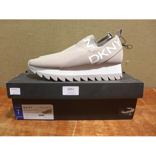 6051 - DKNY Ashton slip-on trainer in warm grey, UK size 4.5 *This lot is subject to VAT