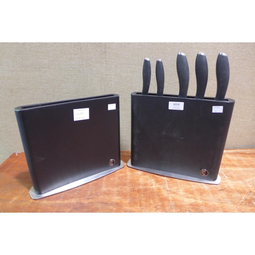 6058 - Circulon 6pc knife block with an additional block (351-33,34) *This lot is subject to VAT