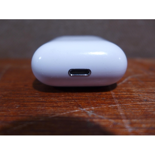 6077 - Apple AirPods with charging case (2nd generation) model no: mv7n2zm/a, Original RRP £99.99 + VAT (35... 