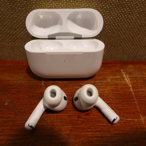 6087 - Apple AirPods Pro with charging case (2nd generation)(USB-C) model no: mtjv3zm/a, Original RRP £179.... 