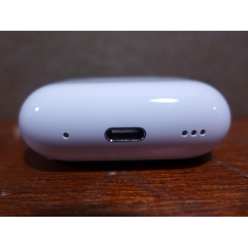 6089 - Apple AirPods Pro with charging case (2nd generation)(USB-C) model no: mtjv3zm/a, Original RRP £179.... 