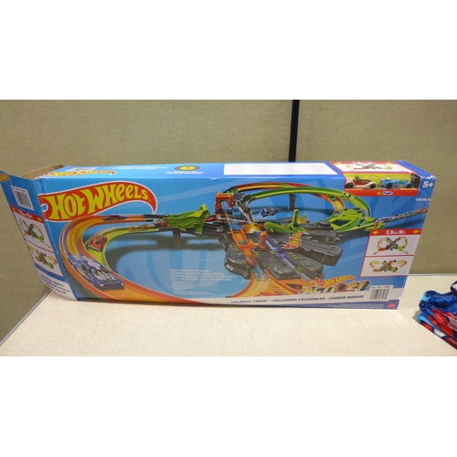 6169 - Zing atomic power poppers, Hotwheels Action colossal track and a Disney spider man blanket (351-31,4... 