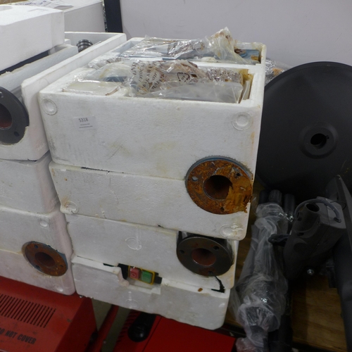 5318 - Two Clarke CDP5EB 230v 5 Speed Bench Mounted Pillar Drills* This lot is subject to VAT