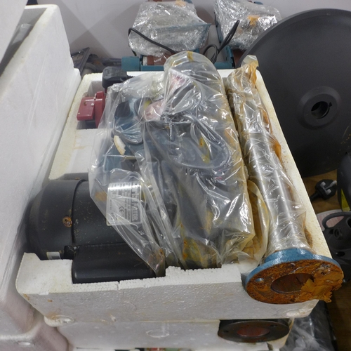 5318 - Two Clarke CDP5EB 230v 5 Speed Bench Mounted Pillar Drills* This lot is subject to VAT