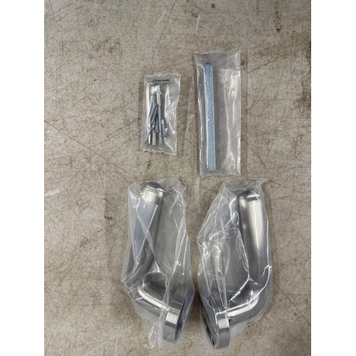 5101 - 10 boxed chrome door handle sets