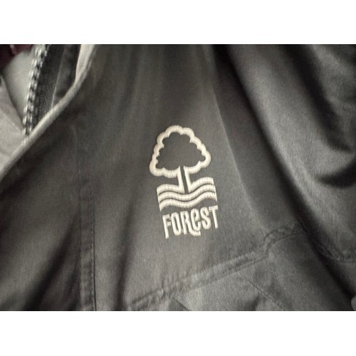 5212 - A Nottingham Forest winter coat, size large