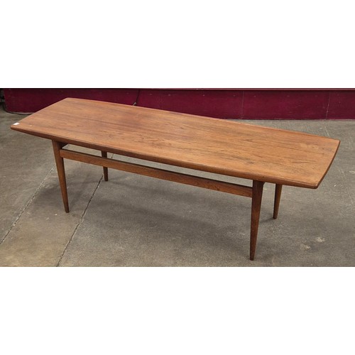 90 - A Danish teak rectangular coffee table