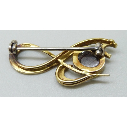 7001 - An Art Nouveau style 18ct gold and triplet opal brooch, metal pin, 3.3cm, 5.4g