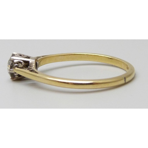 7003 - An 18ct gold and diamond solitaire ring, 2.6g, Q