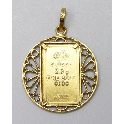 7016 - A filigree yellow metal mounted Suisse 2.5g Fine Gold .999 ingot pendant, 5.9g total weight, 3.8cm i... 