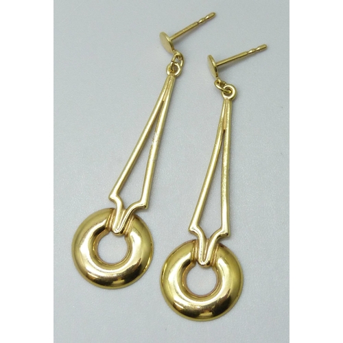 7076 - A pair of 9ct gold drop earrings, 4.5cm, 3.4g