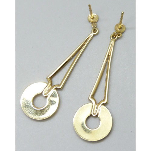 7076 - A pair of 9ct gold drop earrings, 4.5cm, 3.4g