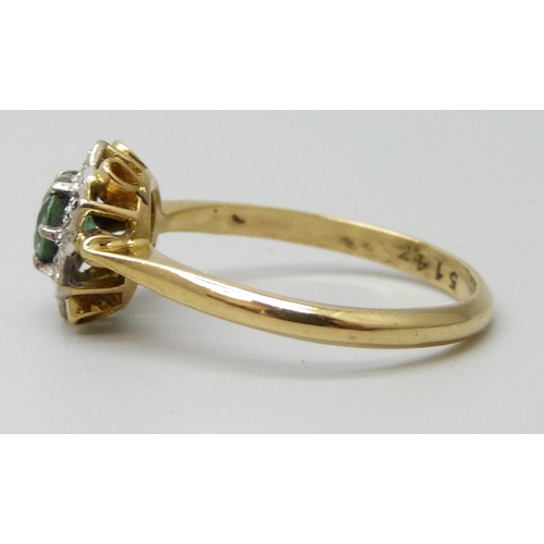 7088 - An 18ct gold green stone and diamond cluster ring, 2.7g, N