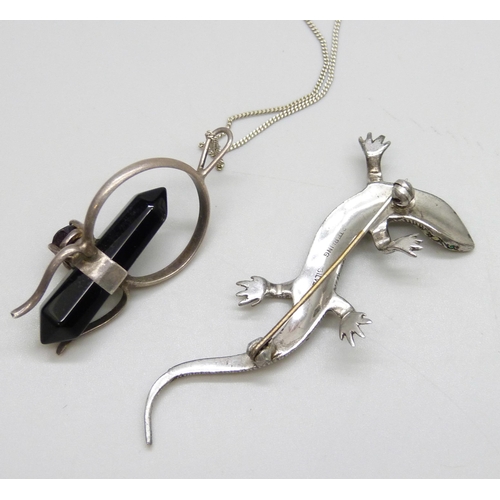 7107 - A silver lizard brooch, and an unmarked gemstone set spider pendant with silver chain, 19g total, li... 