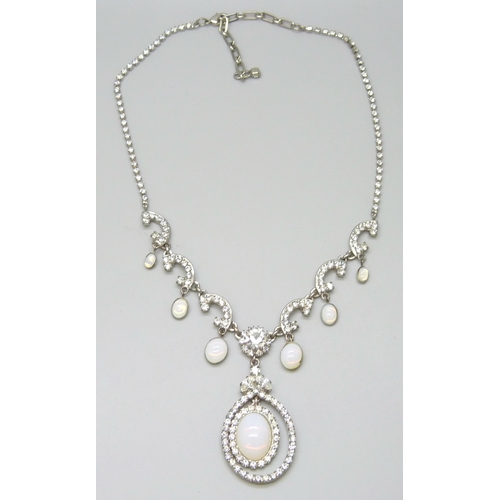 7111 - A Butler & Wilson necklace, 48cm