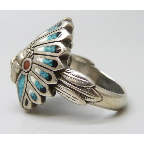 7116 - A silver Native American Indian Chief ring set with turquoise, 12.9g, P