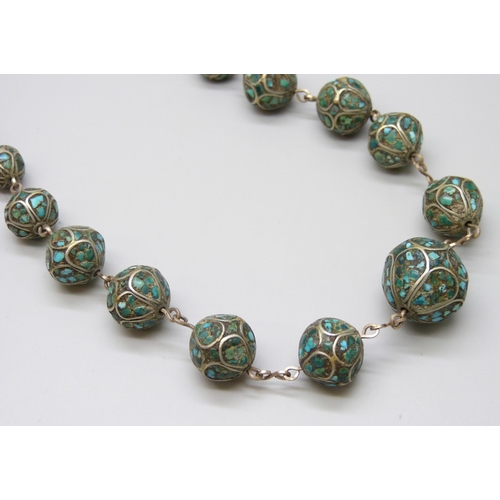 7126 - A turquoise set necklace, 52cm