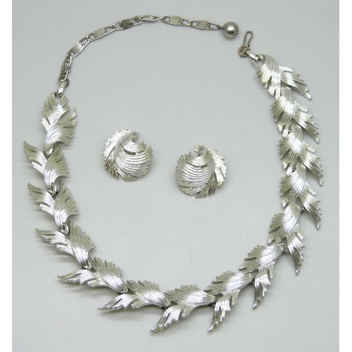 7145 - A Lisner necklace and earrings set