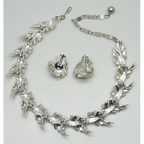 7145 - A Lisner necklace and earrings set