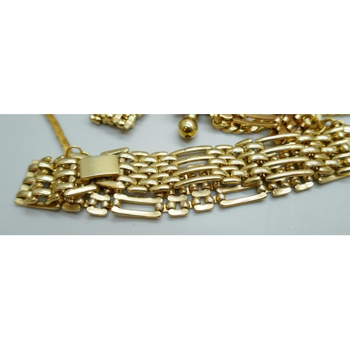 7165 - A collection of gold-tone jewellery