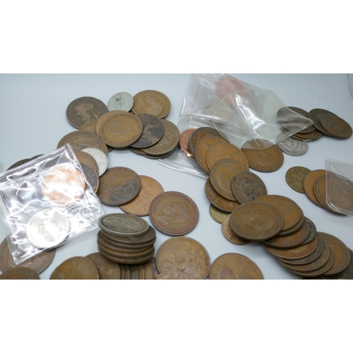 7225 - Coins; Canada six coin set, a German coin set, foreign coins and other coins, and two Chinese bank n... 