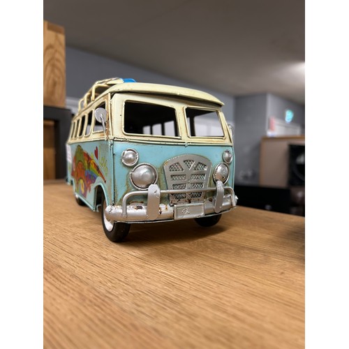 3029 - A Retro VW van ornament