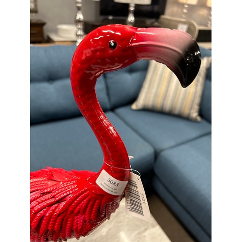 3083 - A small flamingo ornament