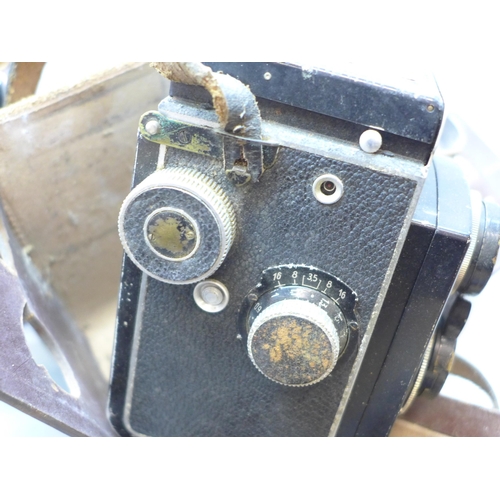 2027 - A Rolleicord camera and a Lubitel 2 camera, both in leather cases