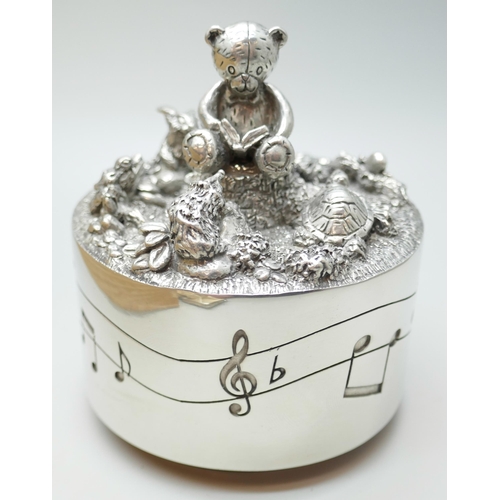 2237 - A Royal Selangor Pewter musical Teddy bear bedtime trinket, boxed, and a small mother of pearl purse