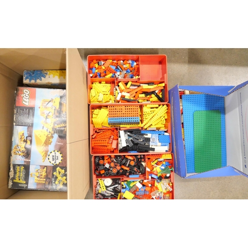 2339 - A collection of 1970's loose Lego plus three box sets, incomplete **PLEASE NOTE THIS LOT IS NOT ELIG... 