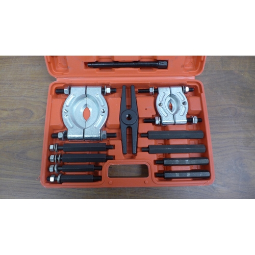 5017 - A cased heavy duty bearing extraction set