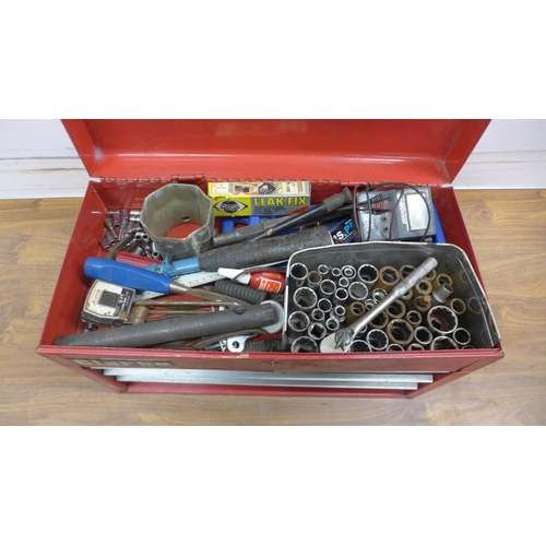 5022 - A Clarke 4 drawer metal tool box containing various sockets, spanners, screwdrivers, etc.