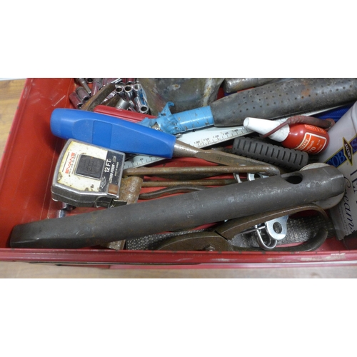 5022 - A Clarke 4 drawer metal tool box containing various sockets, spanners, screwdrivers, etc.