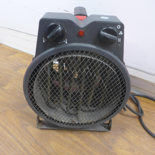 5025 - A Honeywell, 240V fan heater