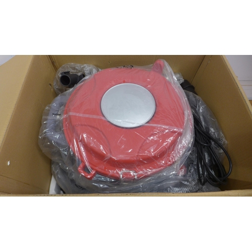 5043 - A boxed sample industrial vacuum cleaner  * This lot is subject to VAT