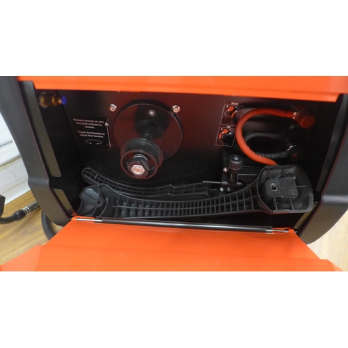 5051 - A boxed sample MIG-150 MIG welding machine  * This lot is subject to VAT