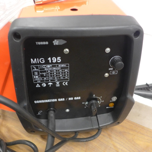 5052 - A boxed sample MIG-195 MIG welding machine  * This lot is subject to VAT