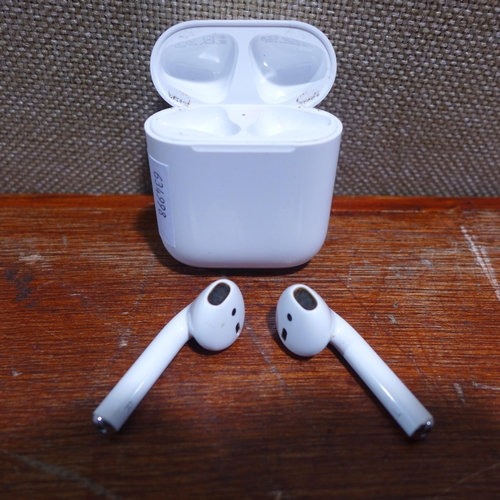 6082 - Apple AirPods with charging case (2nd generation) model no: mv7n2zm/a, Original RRP £99.99 + VAT (35... 