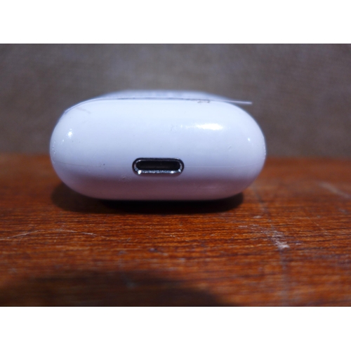 6083 - Apple AirPods with charging case (2nd generation) model no: mv7n2zm/a, Original RRP £99.99 + VAT (35... 