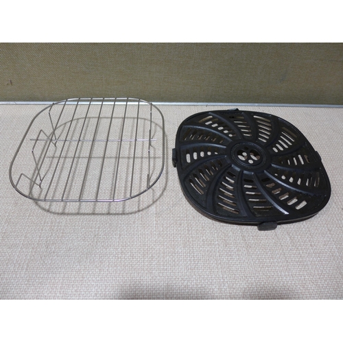 6193 - Two Gourmia 7Qt air fryers - this lot requires a UK adapters *This lot is subject to VAT